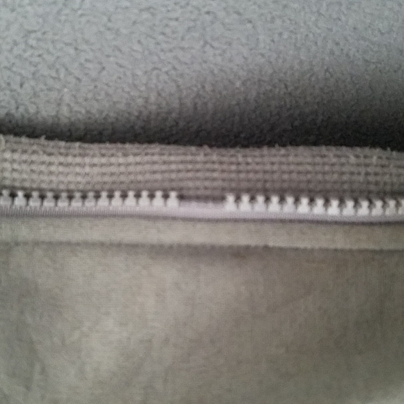 Under Armour Jacket - Picture 5 of 9